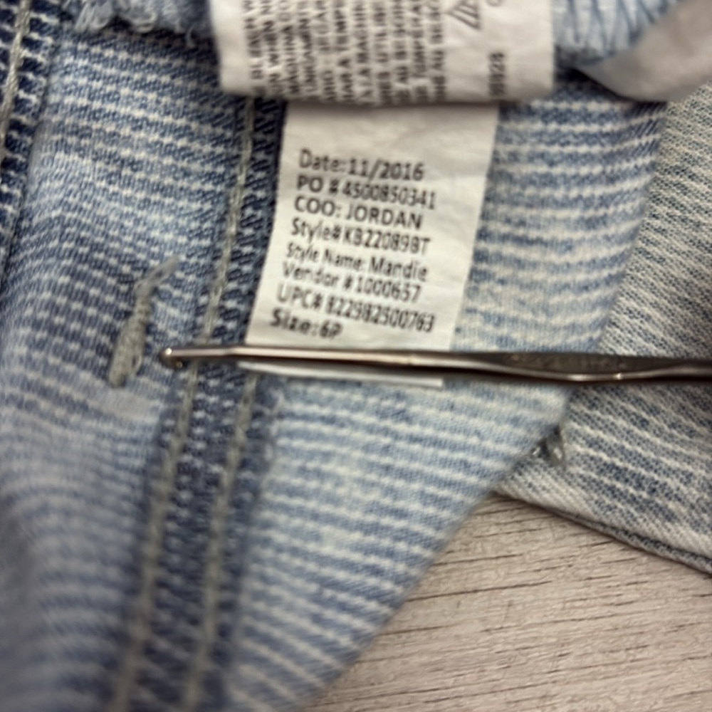 Bandolino Blue & White Striped Cropped Women's Mandie Stretchy Jeans Size 6P - Picture 11 of 12